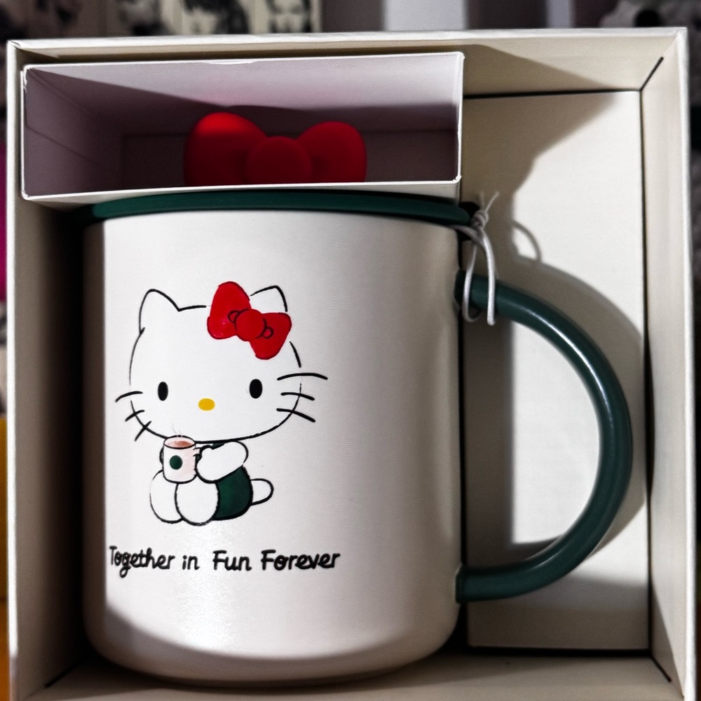 NWT♥️2025 Starbucks Hello Kitty Ceramic Mug with Silicon Red Bow and Green Lid - Picture 3 of 5